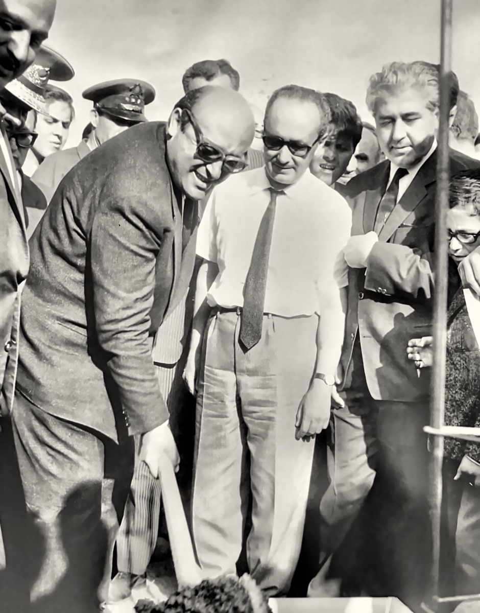 Officials breaking ground at the 1966 inauguration of the Konya magnesite refractory plant