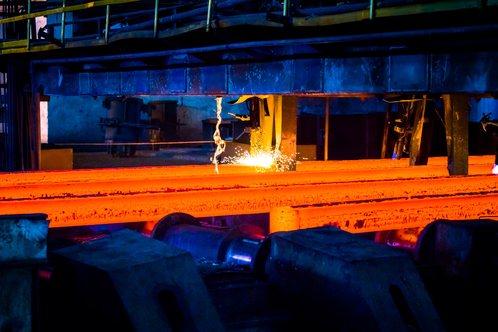 Hot steel billets on a continuous casting line